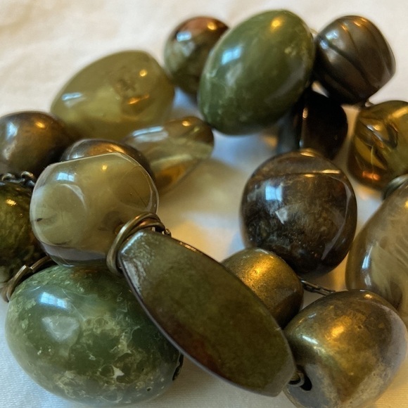 Vintage Chunky Faux Jade Beaded Bracelet - Picture 5 of 9